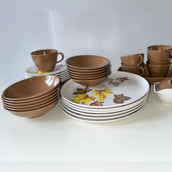 Vintage Melamine Park Avenue Dining Set - Picture 3 of 10